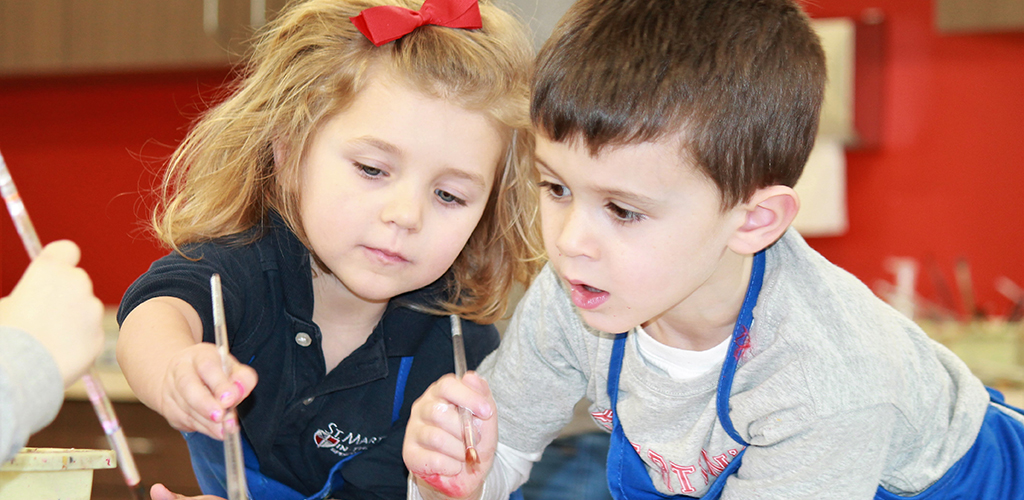 PreschoolNew Preschool Kids Painting in Art Class